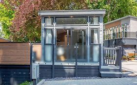 V28 - The Lookout With Hot Tub